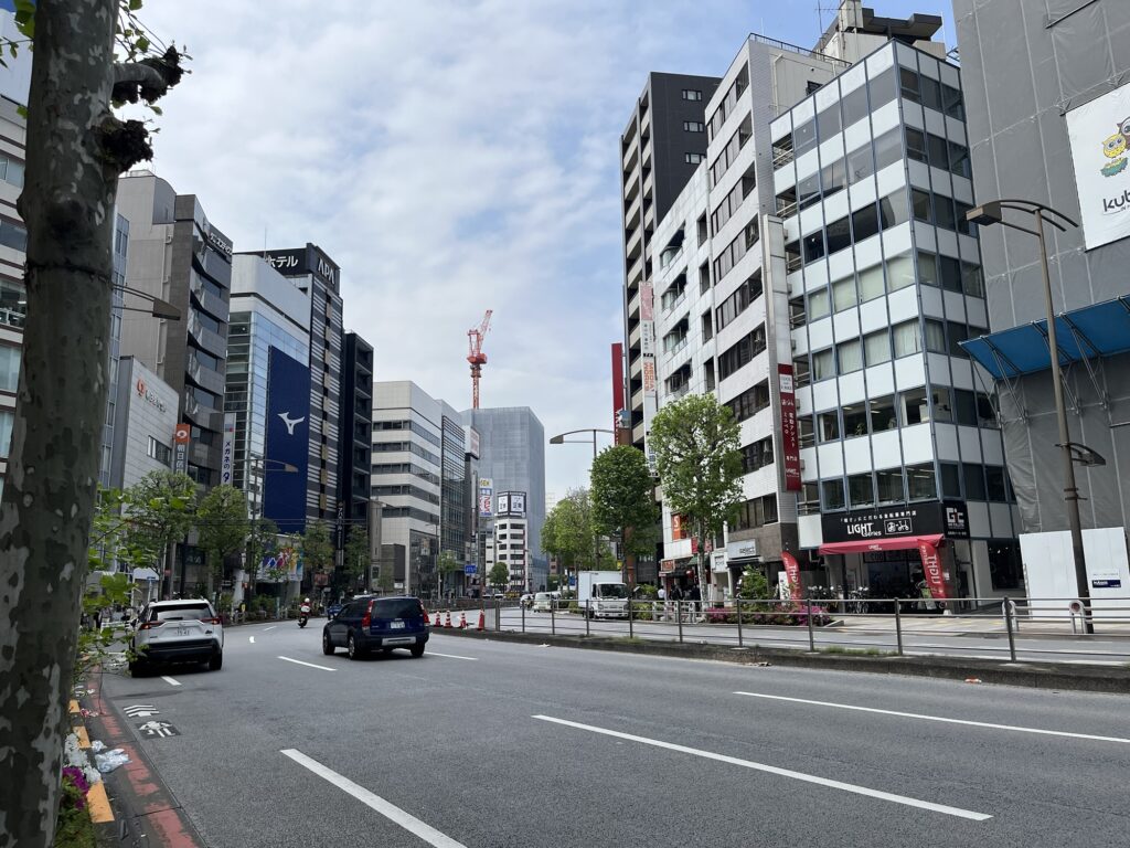 靖国通り小川町西側