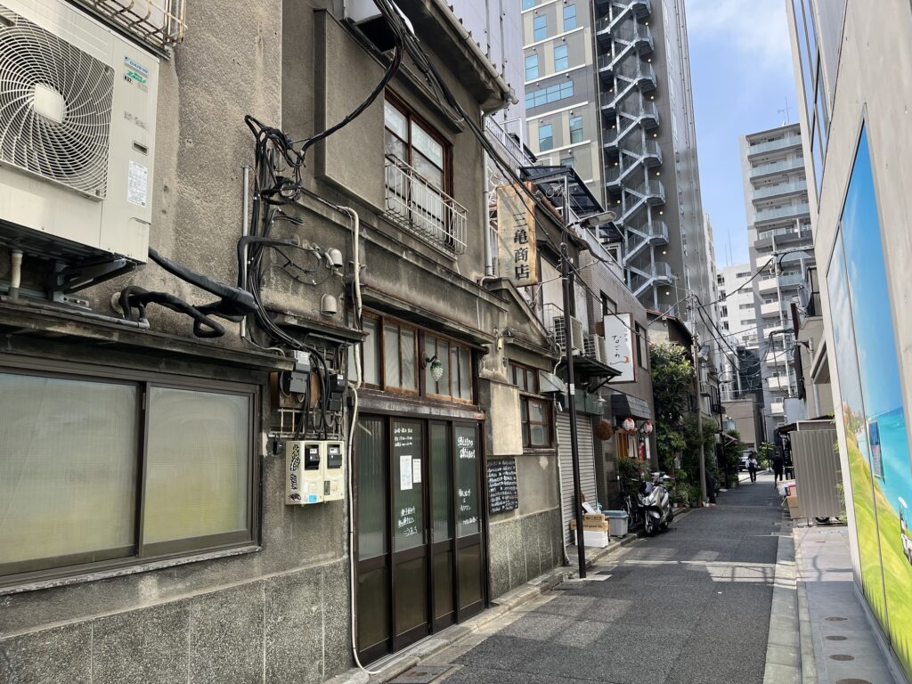 路地裏
