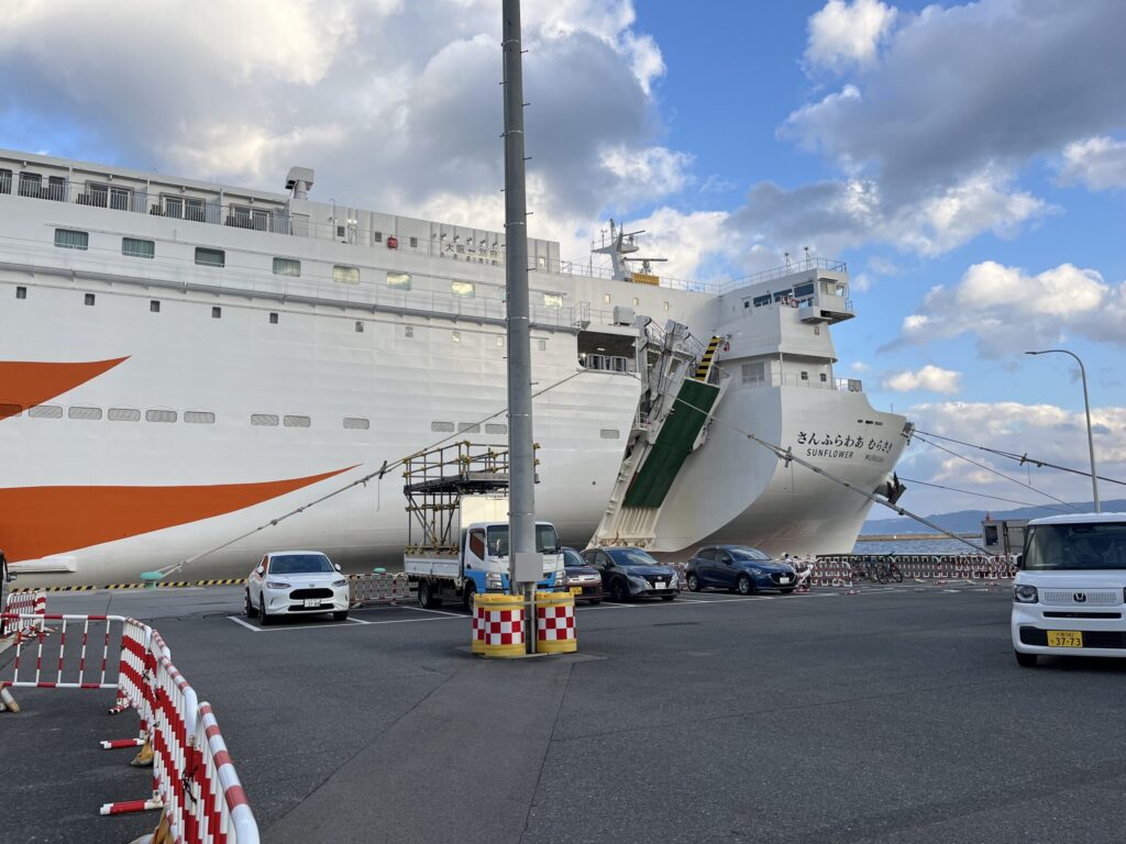 停泊中のさんふらわあむらさき